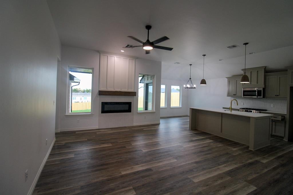 532 Grand Sycamore Way Property Photo 3