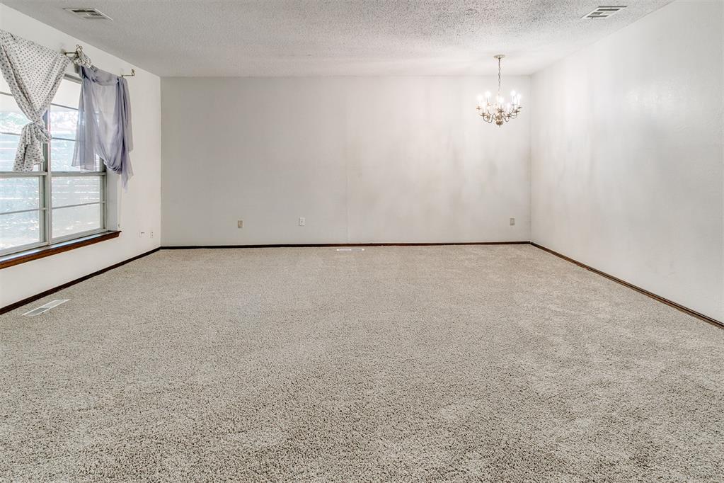 2317 Nw 113th Street Property Photo 8