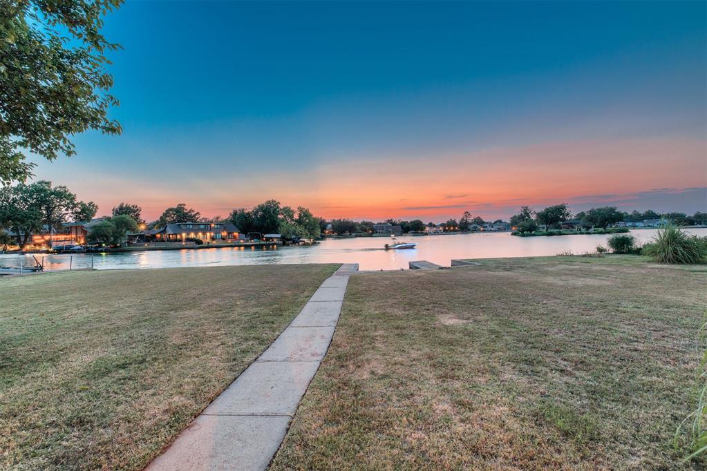 10405 Ski Drive Property Photo 1