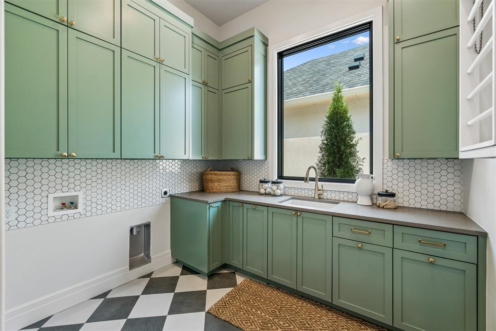 5701 Promenade Square Property Photo 23