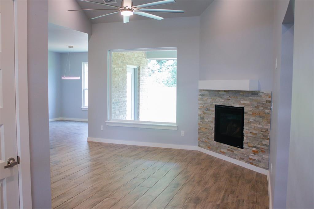 17904 Salem Road Property Photo 5