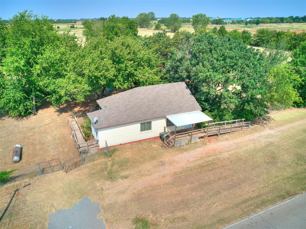 21325 N Meridian Avenue Property Photo 9
