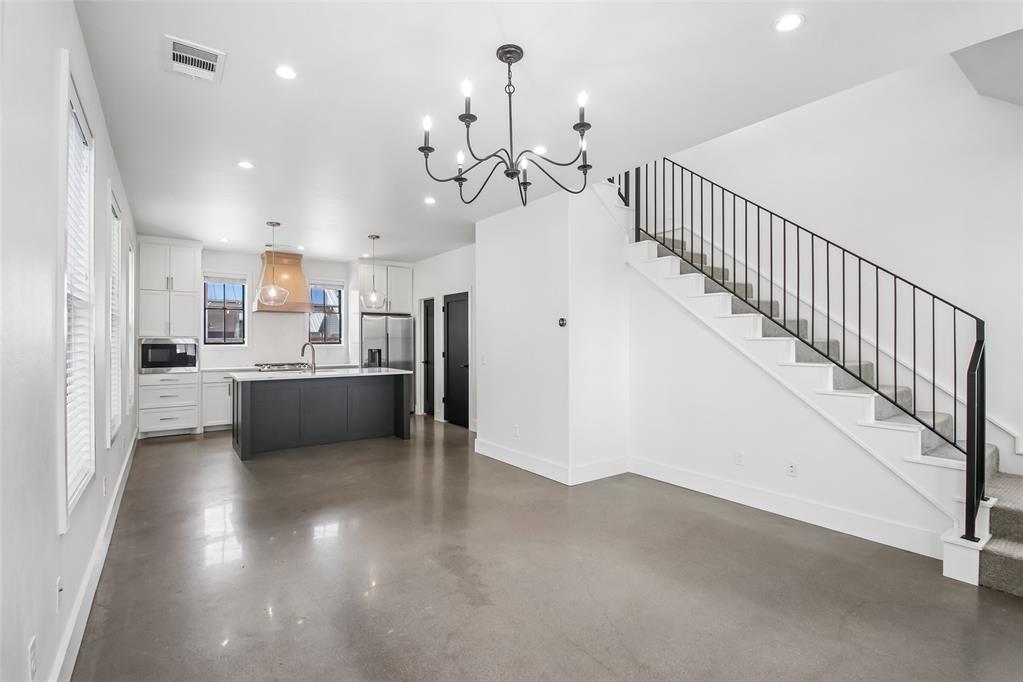 1803 Oso Avenue Property Photo 3