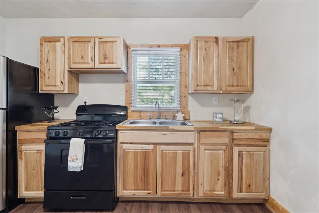 1414 Nw Dearborn Avenue Property Photo 4