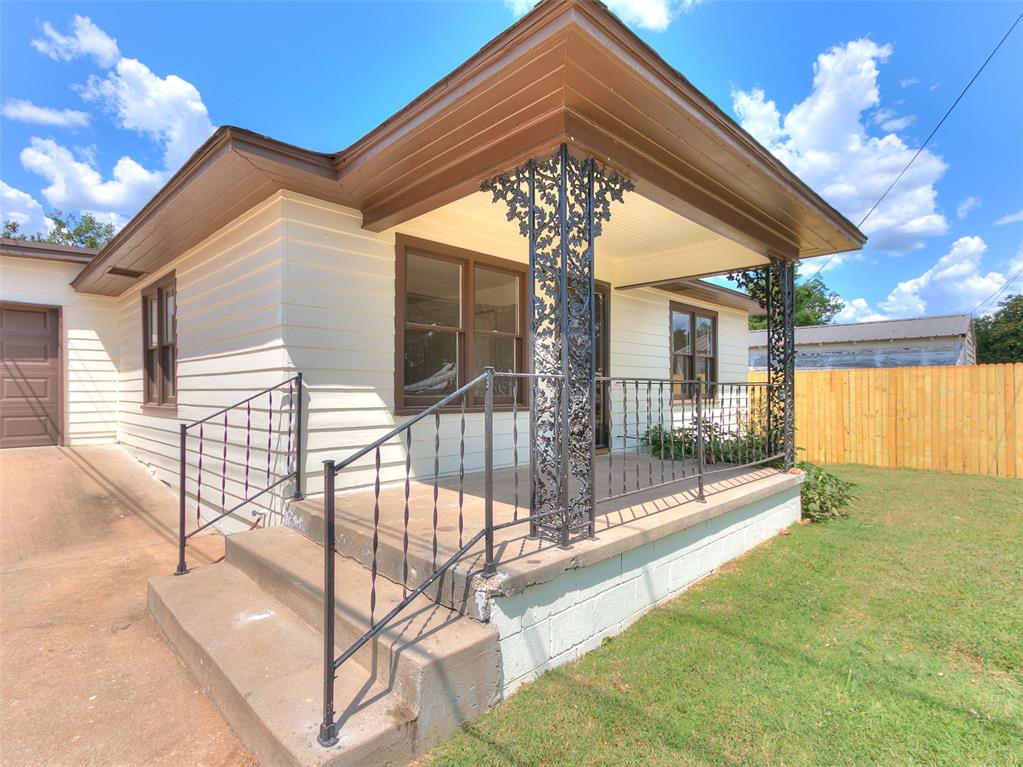 906 W Ridgewood Street Property Photo 3