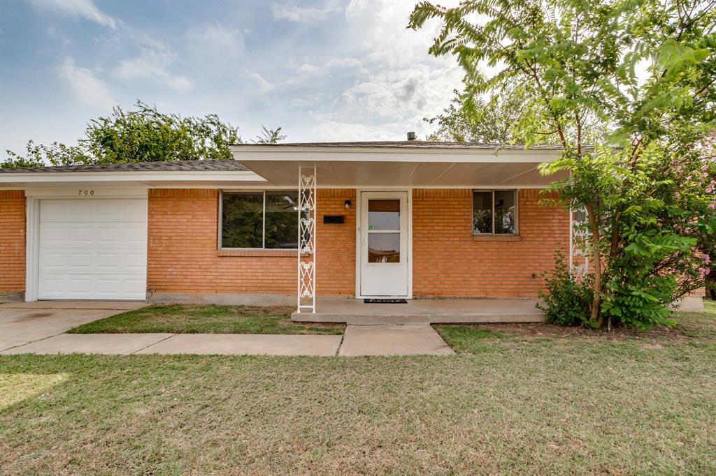 700 N Bristow Avenue Property Photo 1