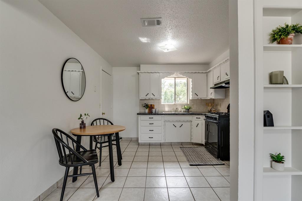 700 N Bristow Avenue Property Photo 9