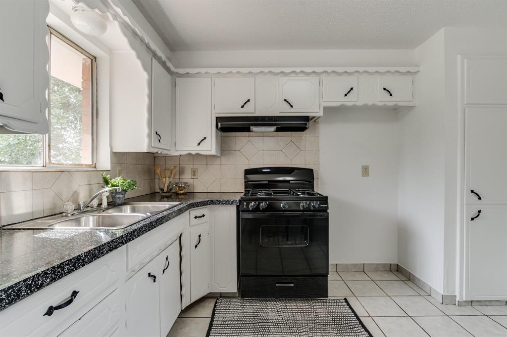 700 N Bristow Avenue Property Photo 12