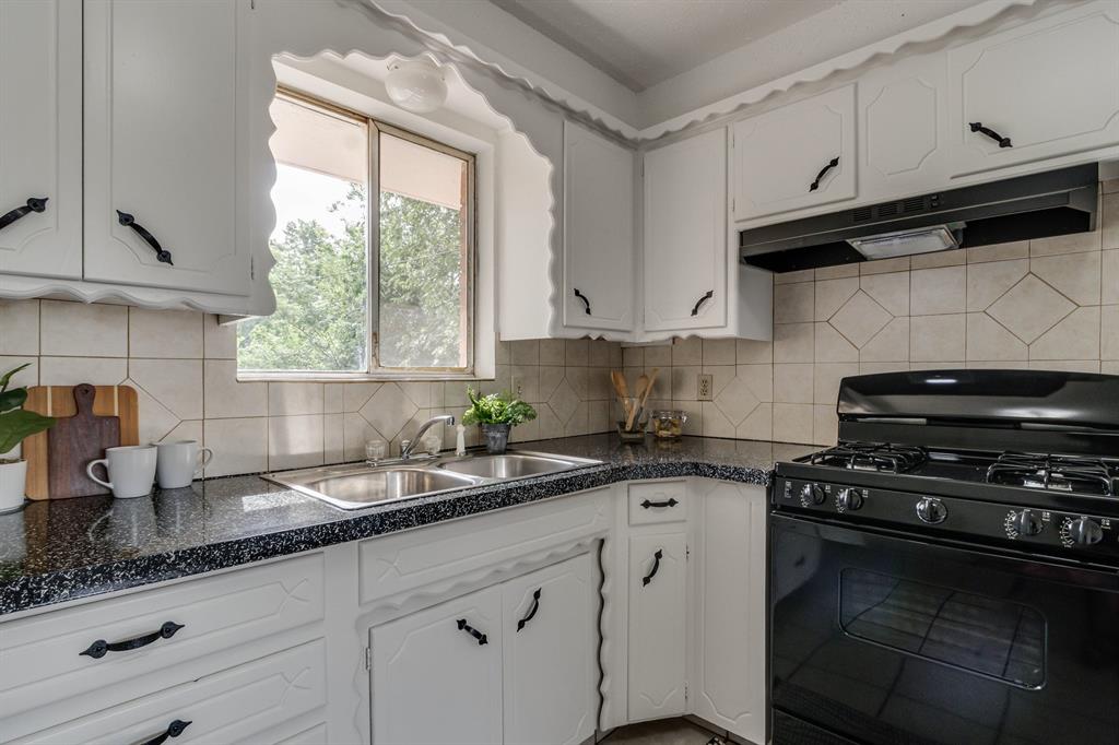 700 N Bristow Avenue Property Photo 14