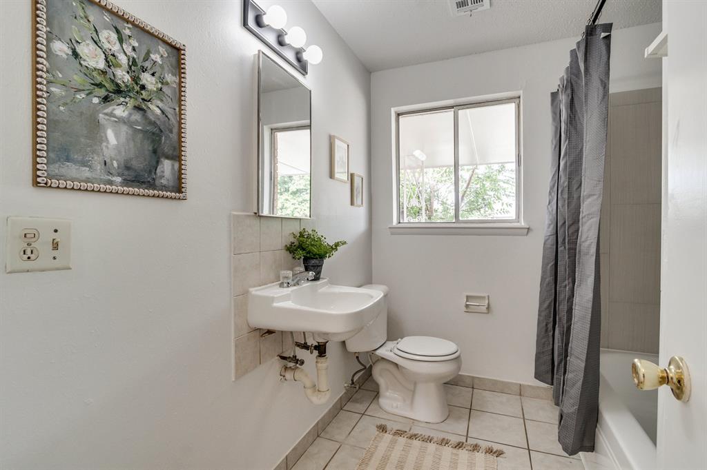 700 N Bristow Avenue Property Photo 23