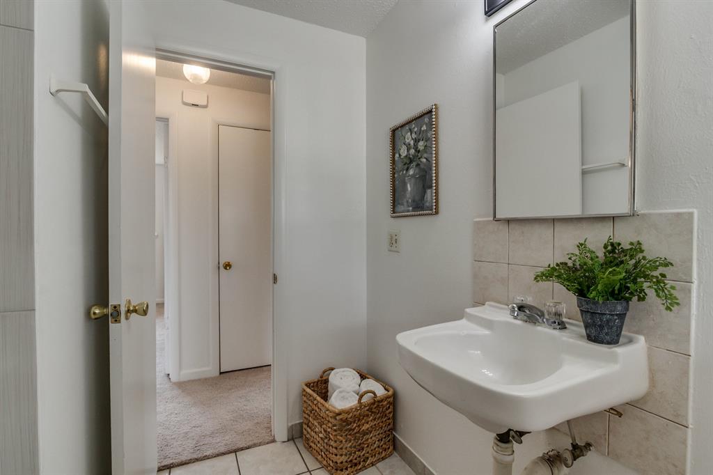 700 N Bristow Avenue Property Photo 24