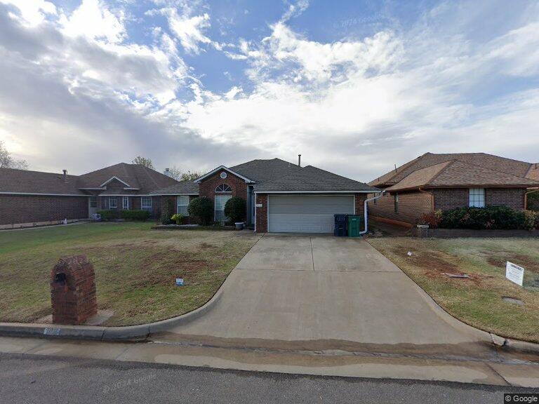 6012 SE 85th Street Property Photo 1