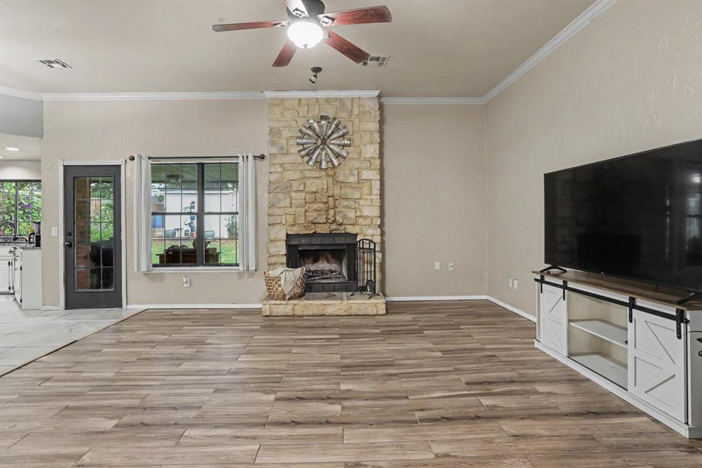9920 Fox Fair Property Photo 4