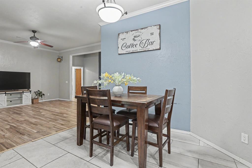 9920 Fox Fair Property Photo 6