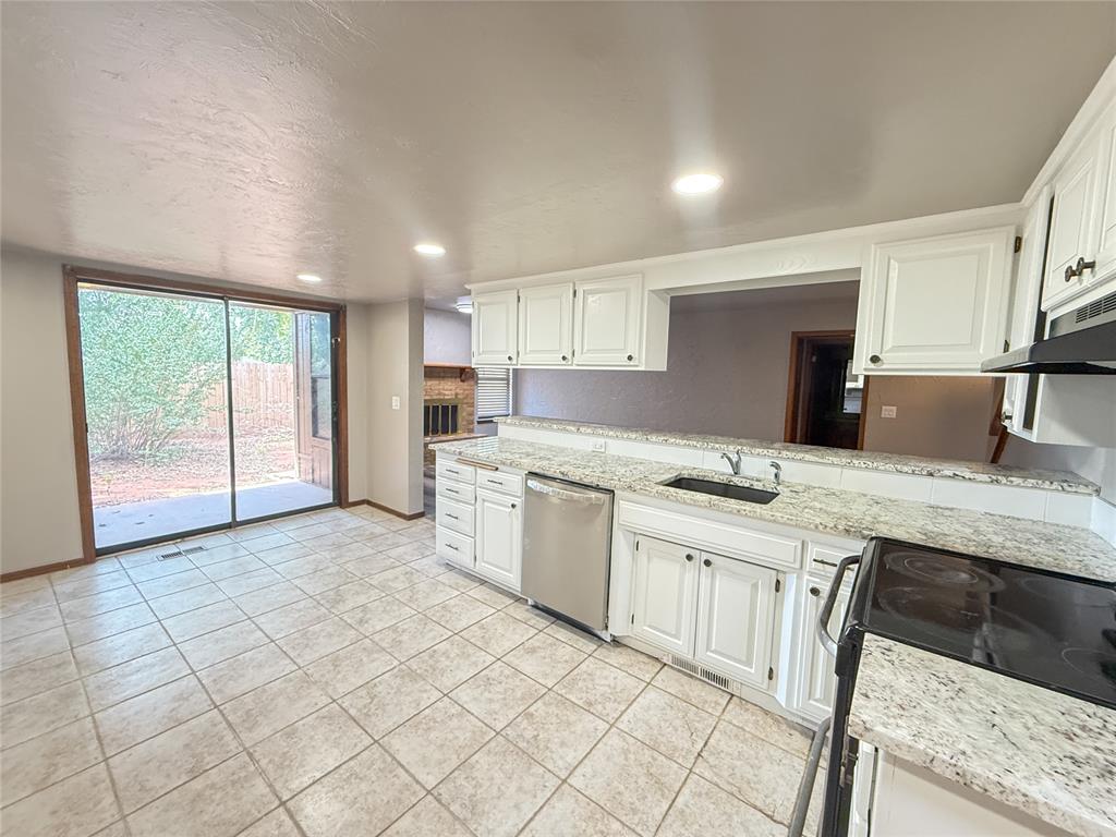 213 Woodbridge Circle Property Photo 4