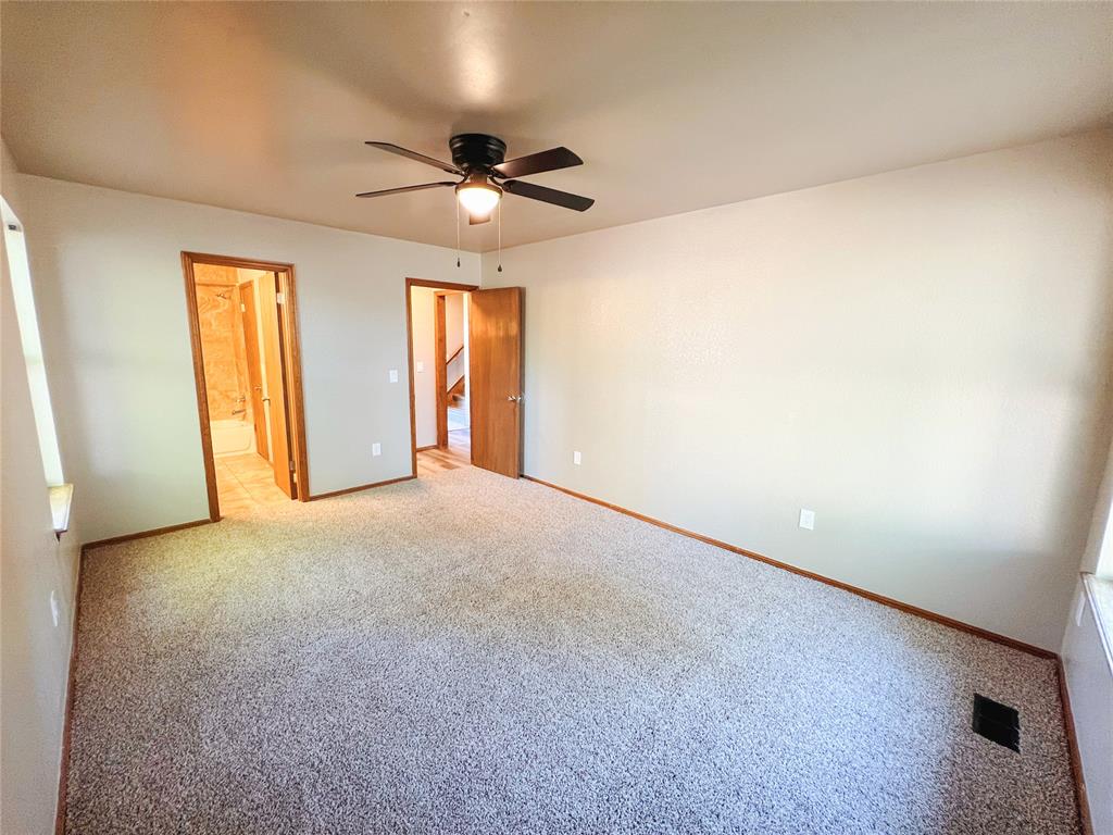 213 Woodbridge Circle Property Photo 6