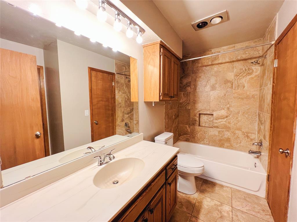 213 Woodbridge Circle Property Photo 7
