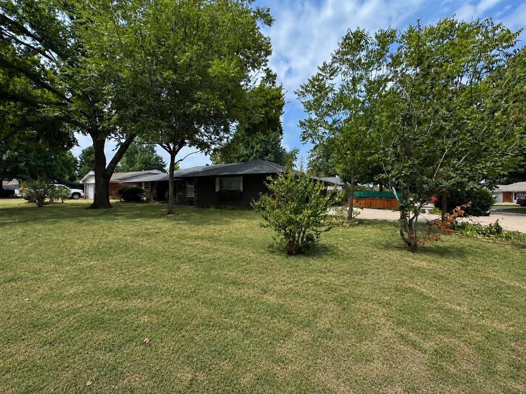 2817 N Holloway Property Photo 1