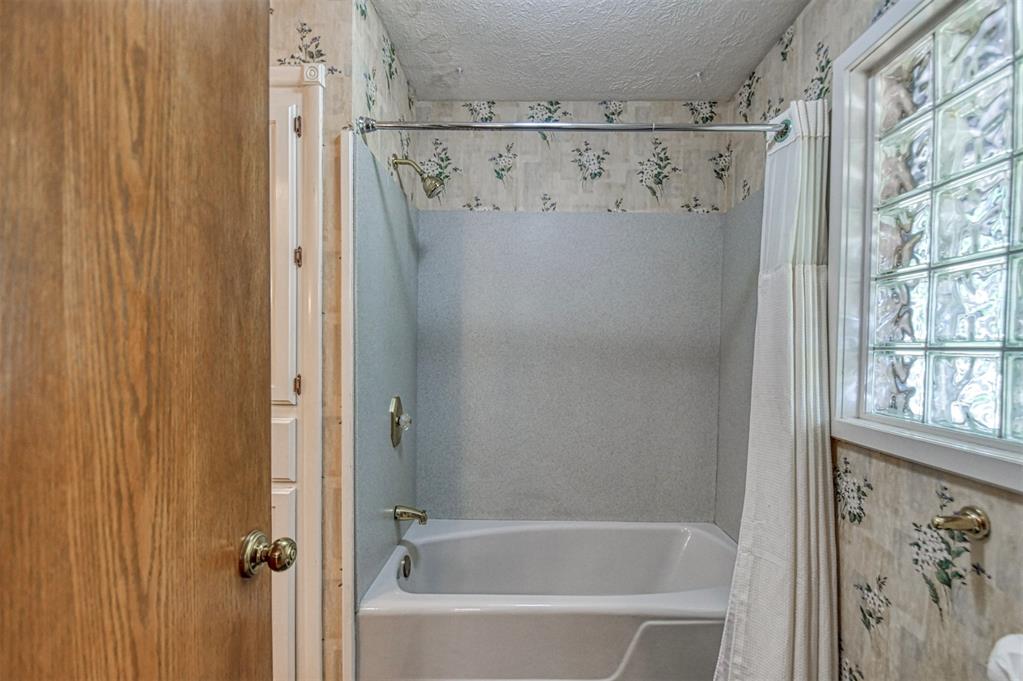 2817 N Holloway Property Photo 38
