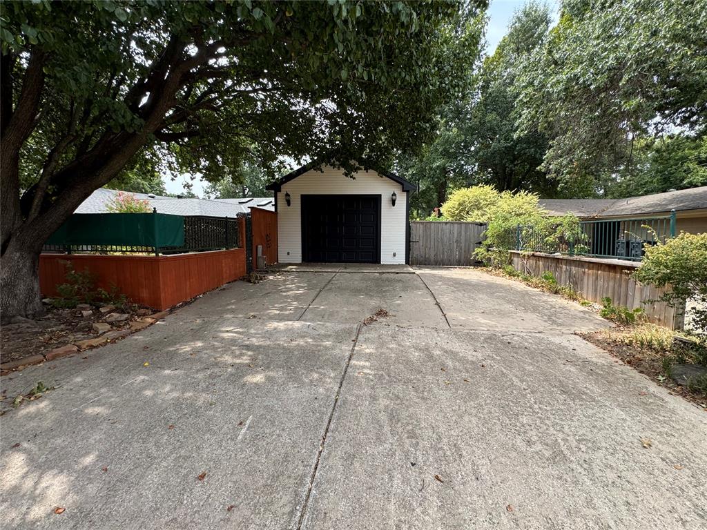 2817 N Holloway Property Photo 46