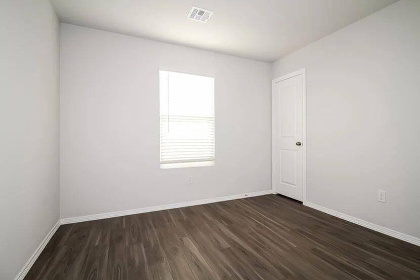 2001 Malus Way Property Photo 10