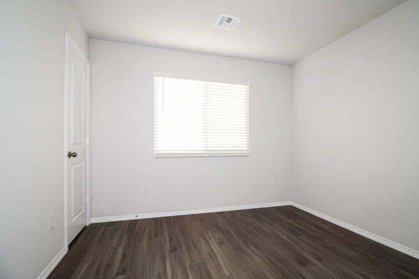 2001 Malus Way Property Photo 13