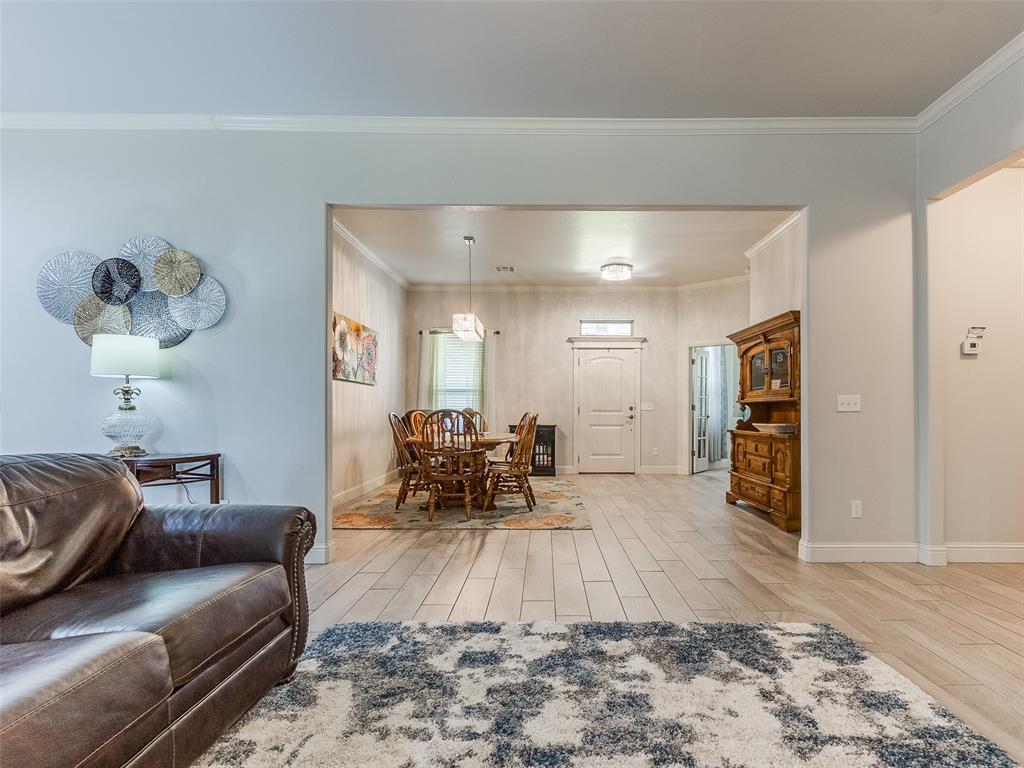 18455 Stagecoach Trail Property Photo 4
