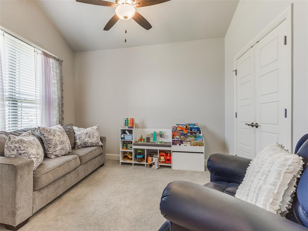 18455 Stagecoach Trail Property Photo 8