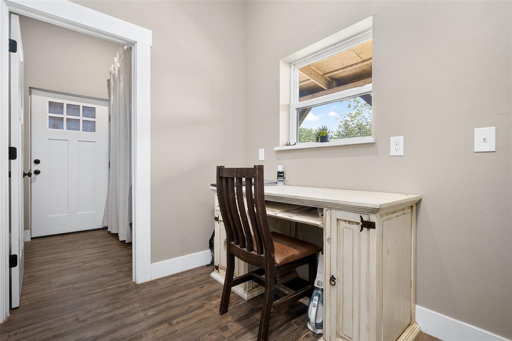 214252 Ladd Avenue Property Photo 22