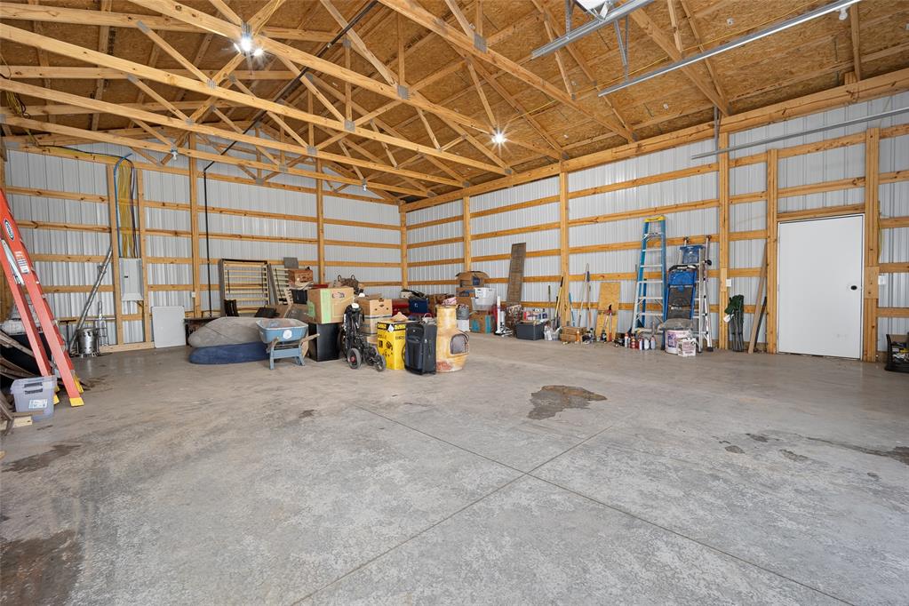 214252 Ladd Avenue Property Photo 27