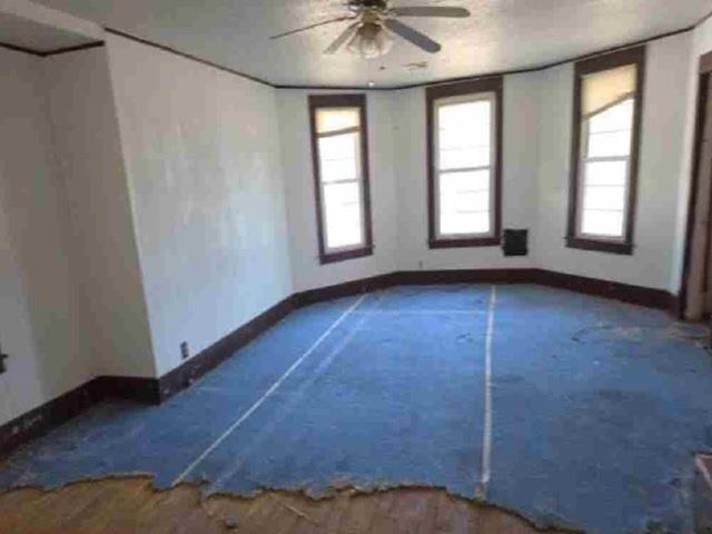 321 W B Avenue Property Photo 3