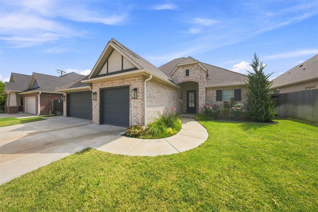 10608 Nw Emily Circle Property Photo 1