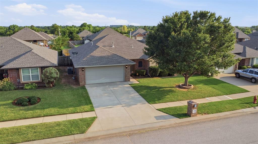 604 Apple Tree Lane Property Photo 2
