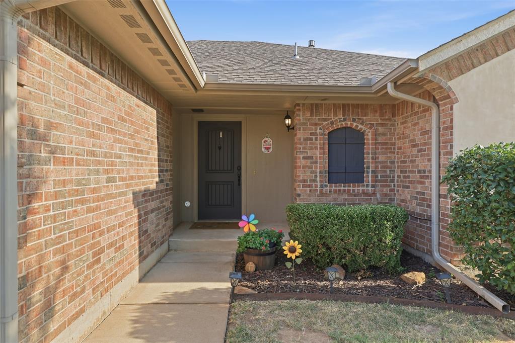 604 Apple Tree Lane Property Photo 3