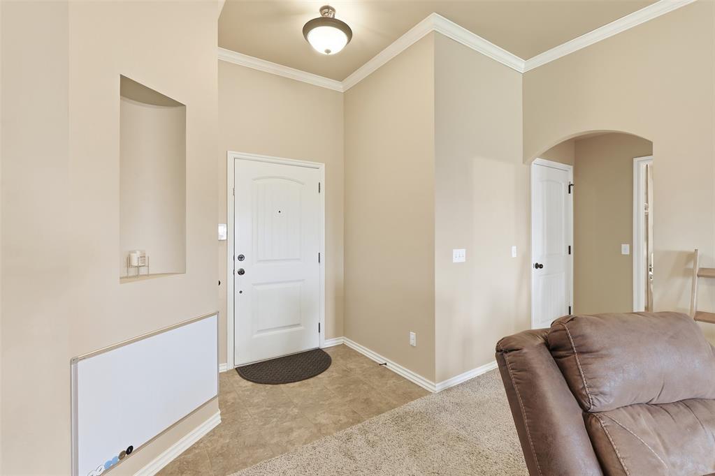 604 Apple Tree Lane Property Photo 4