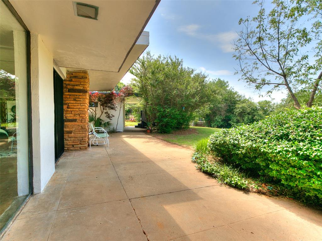 3200 Norcrest Drive Property Photo 3