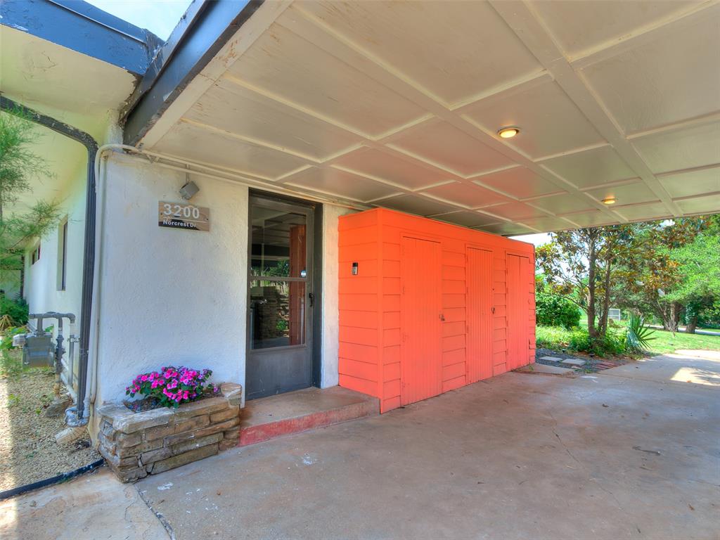 3200 Norcrest Drive Property Photo 4