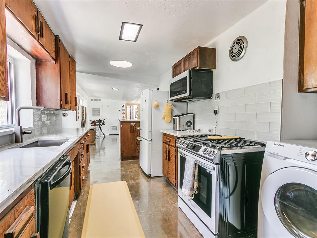 3200 Norcrest Drive Property Photo 22