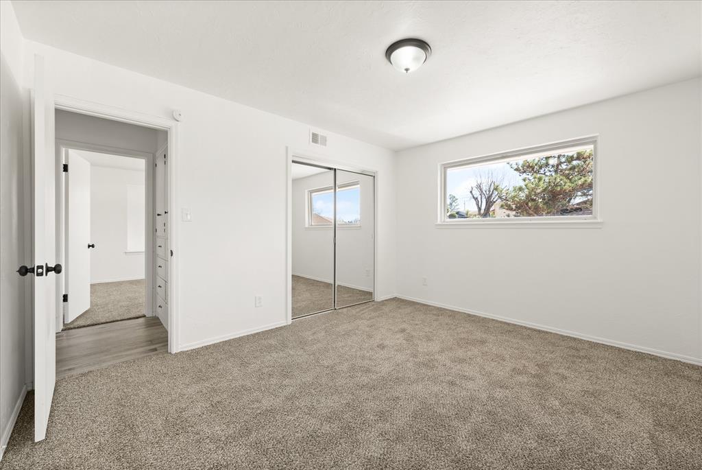 141 W Silver Meadow Drive Property Photo 7