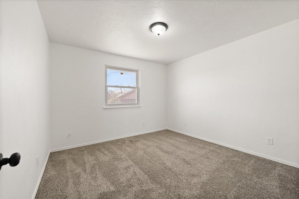 141 W Silver Meadow Drive Property Photo 12