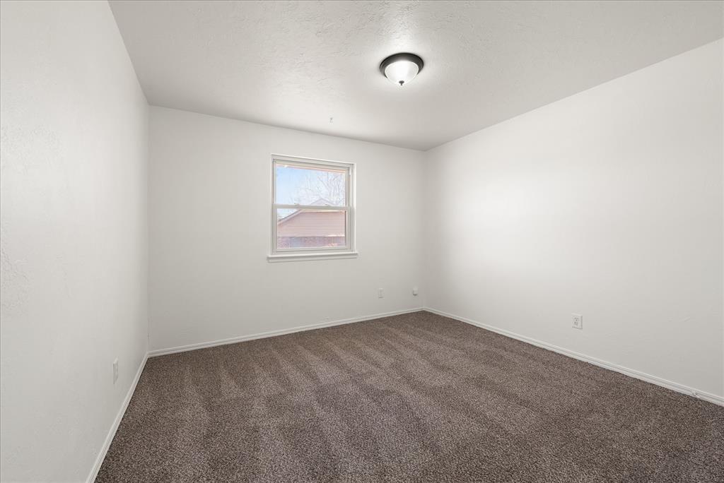 141 W Silver Meadow Drive Property Photo 15