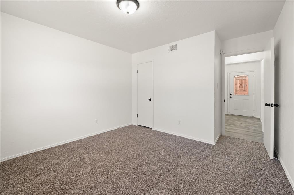 141 W Silver Meadow Drive Property Photo 16