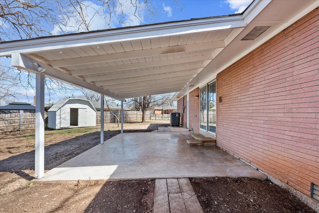 141 W Silver Meadow Drive Property Photo 17
