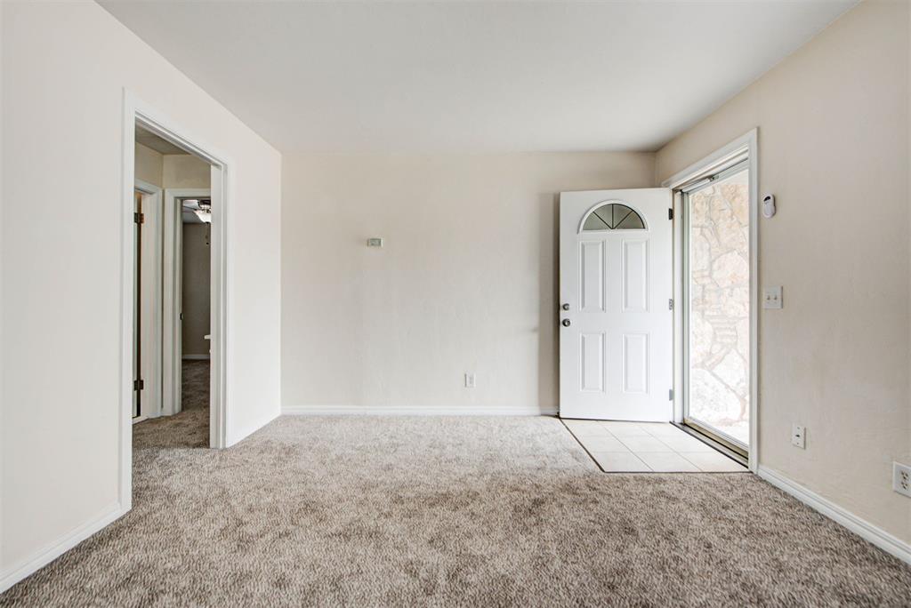 2219 N Quapah Avenue Property Photo 4