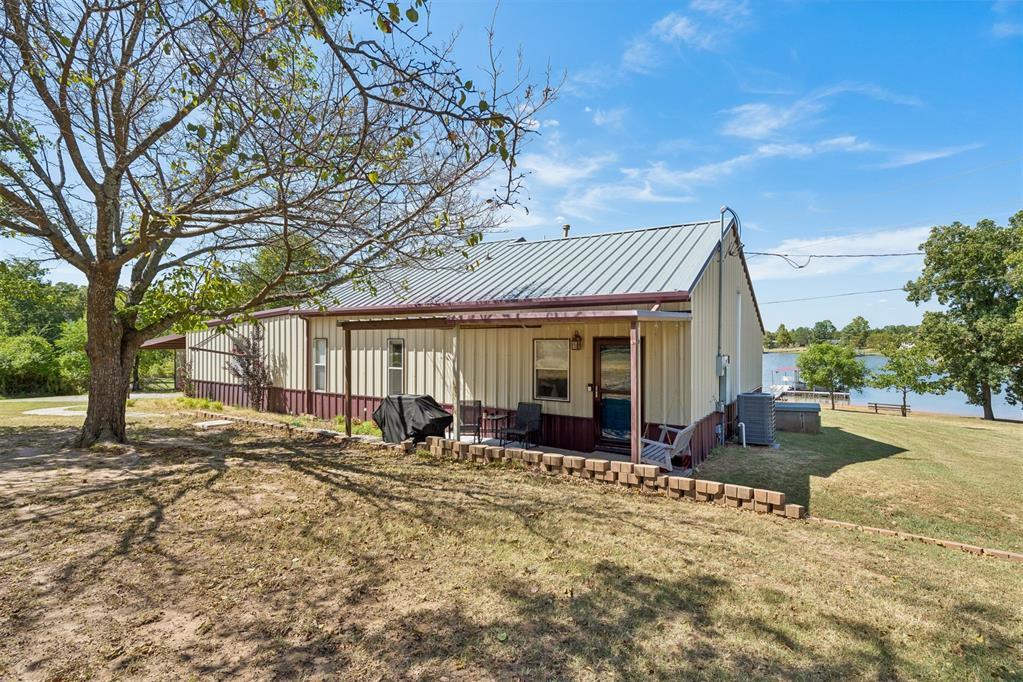 33712 S Post Office Neck Property Photo 1