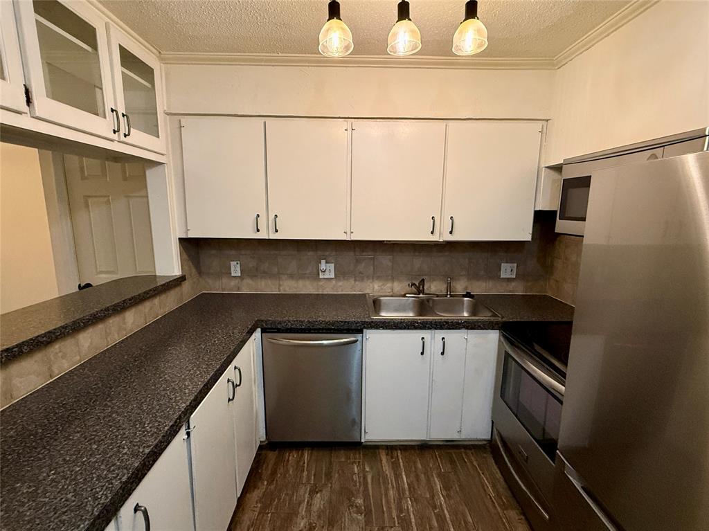 6100 N Brookline Avenue 25 Property Photo 3