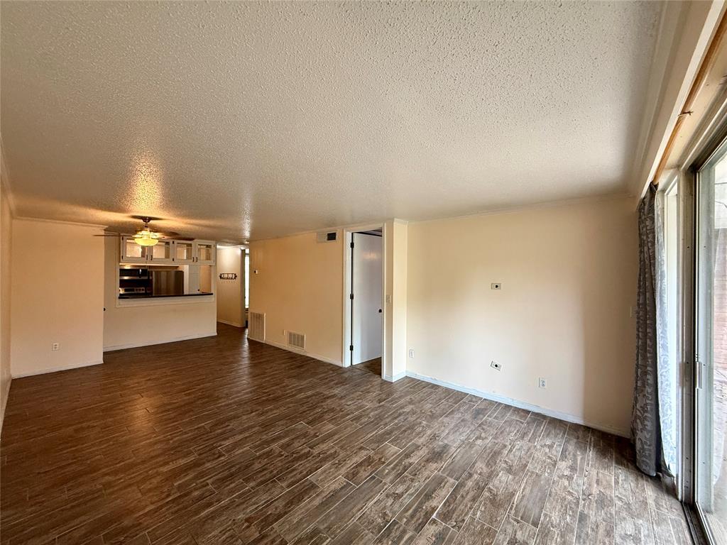 6100 N Brookline Avenue 25 Property Photo 5