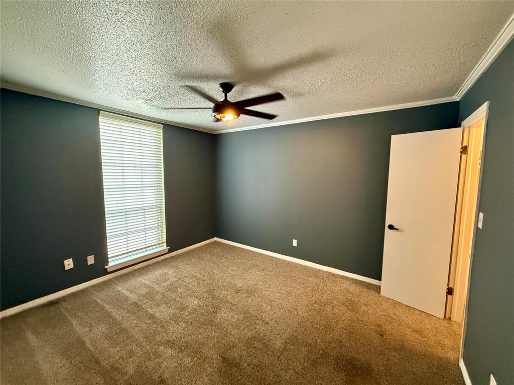 6100 N Brookline Avenue 25 Property Photo 11