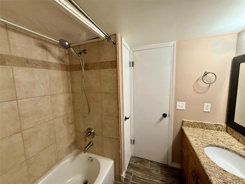 6100 N Brookline Avenue 25 Property Photo 13