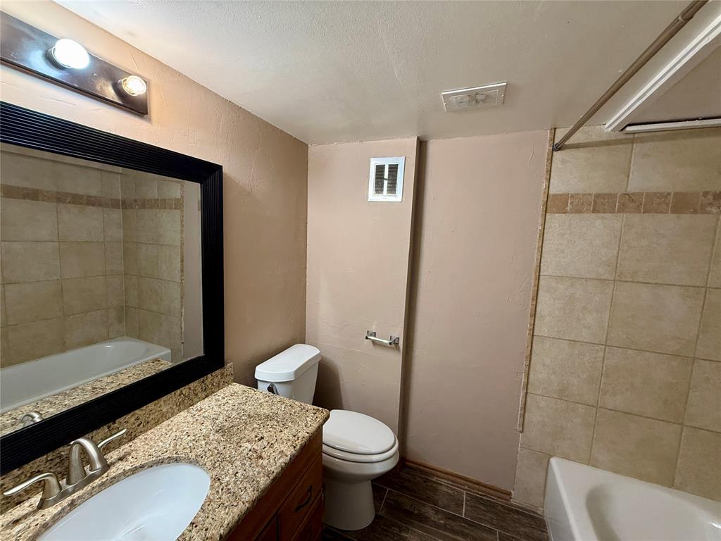 6100 N Brookline Avenue 25 Property Photo 14
